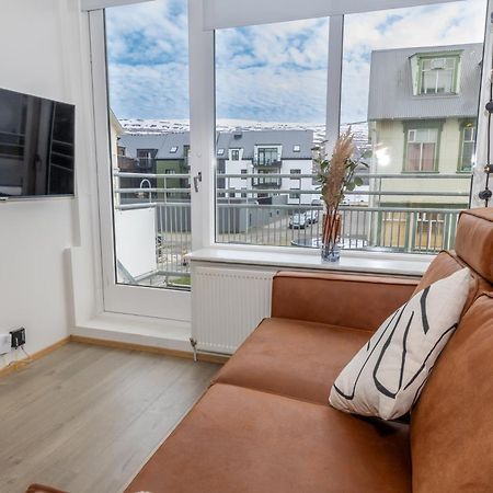 Charming Deluxe Apartment Akureyri Bilik gambar